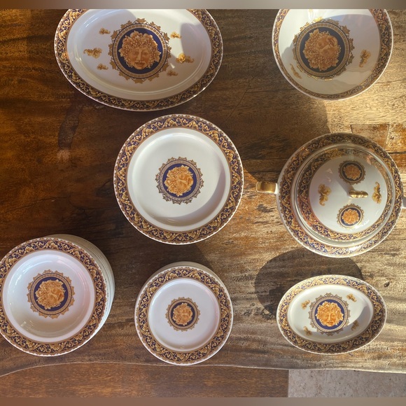 T. Limoges France Depos Porcelain Full set! Price per piece $65! - Picture 4 of 16